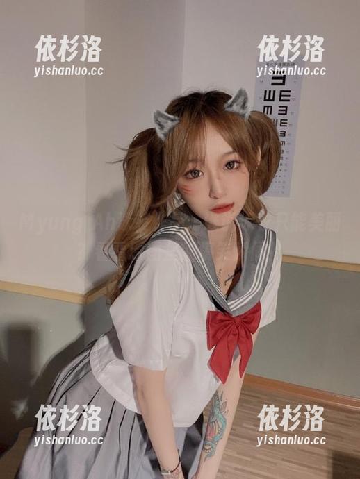 Myung Ah Myung Ah泳装作品:谁说泳衣只能美丽?看看原图里的搞笑瞬间!